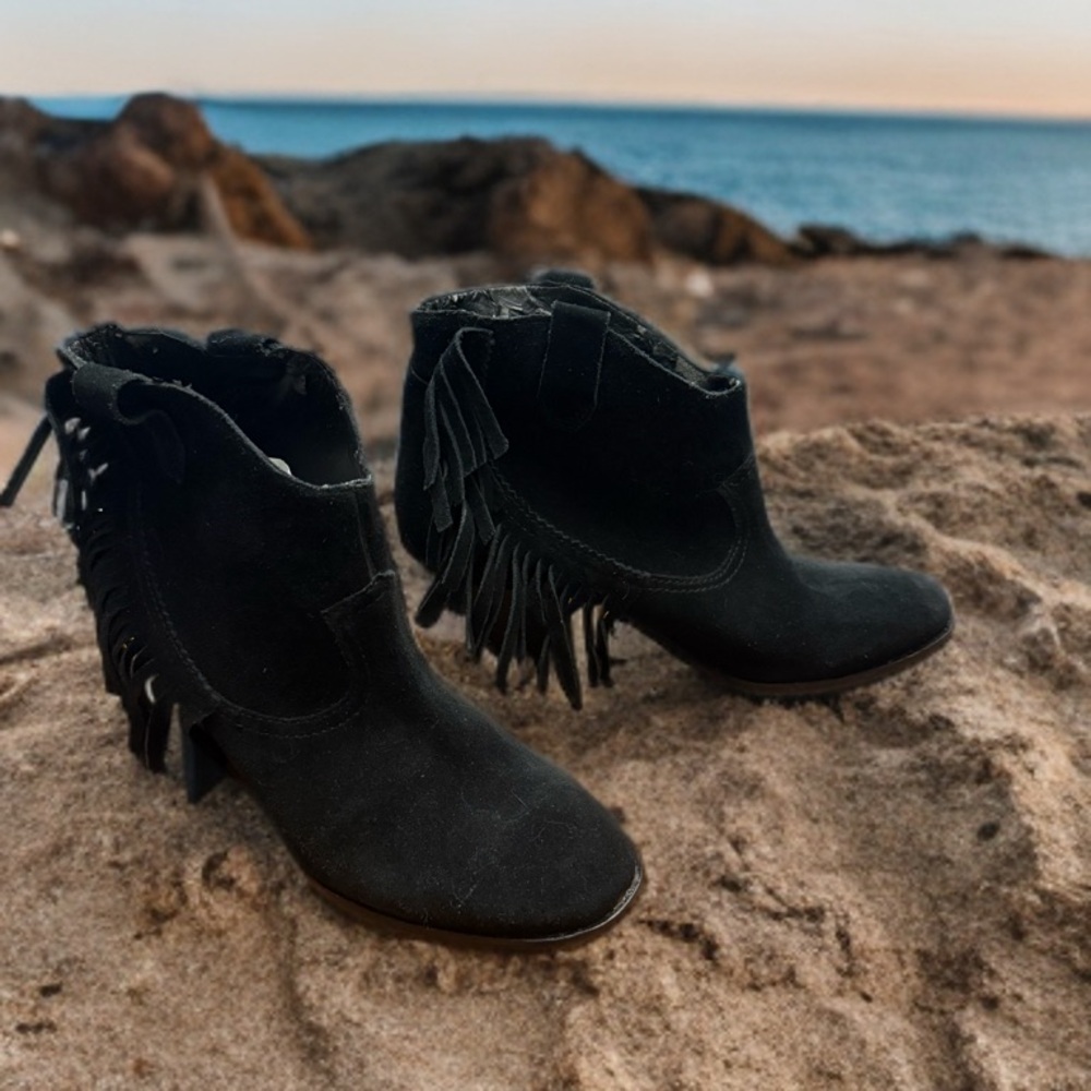 Guess Black Fringe Ankle Booties Size 9 Suede